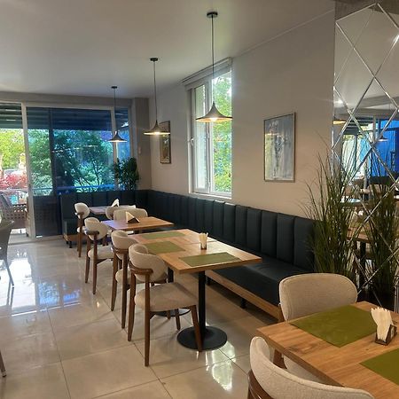 Nica Hotel Kobuleti ภายนอก รูปภาพ