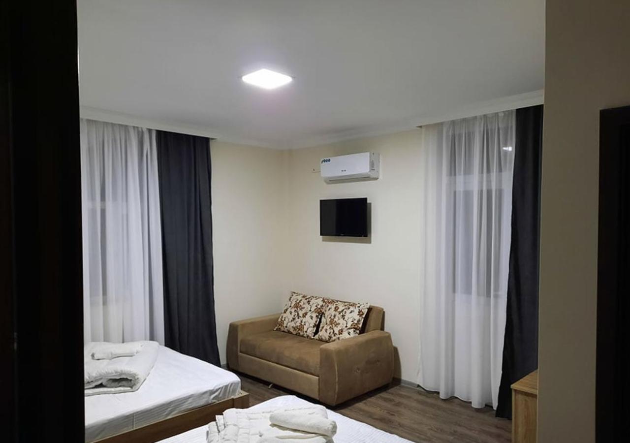 Nica Hotel Kobuleti ภายนอก รูปภาพ
