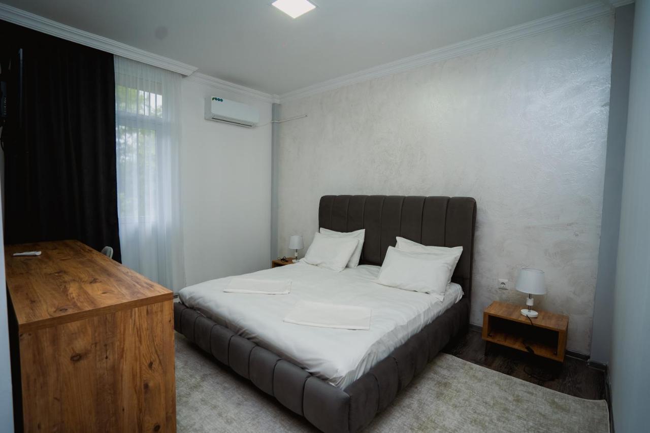 Nica Hotel Kobuleti ภายนอก รูปภาพ